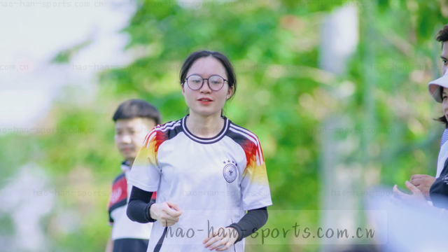记录赛事数据，更新比分档案。